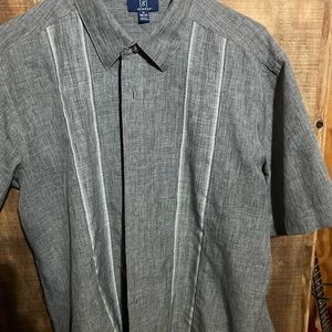 Men’s medium gray button down casual/dress shirt